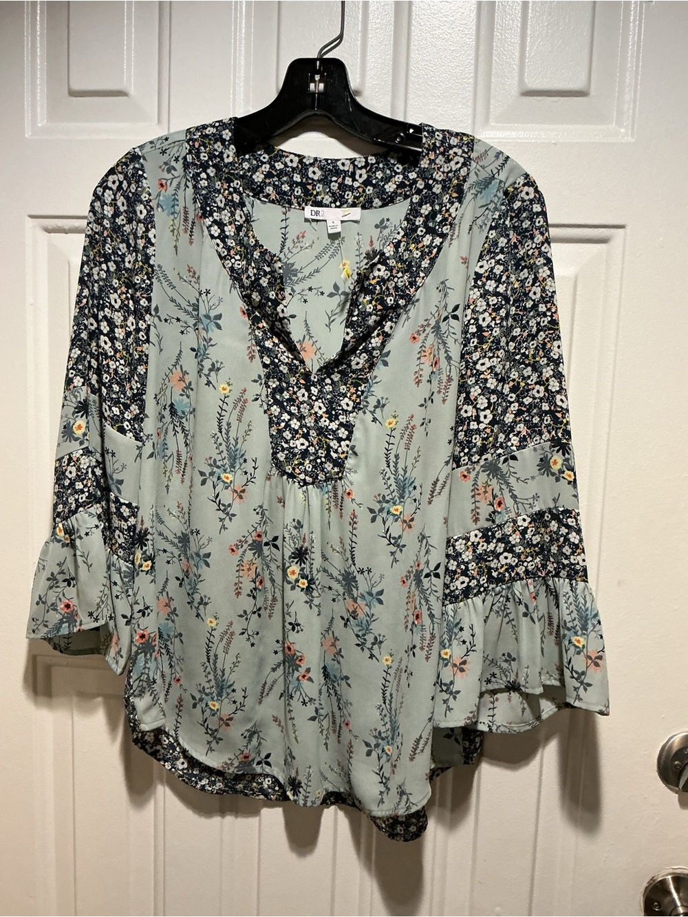DR2 Light Sage & Navy Floral V-Neck Tunic